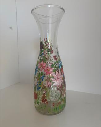 Caraffa in vetro dipinto a mano a motivi floreali