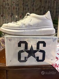 Sneakers two star