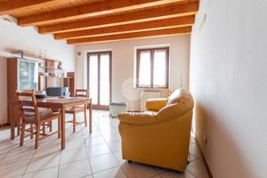 2 LOCALI A PESCANTINA