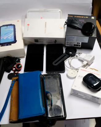 2 Huawei P30pro + smart watch + auricolari + altro