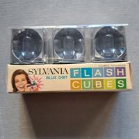 vintage '70 flash cubes Sylvanya blue dot