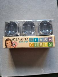 vintage '70 flash cubes Sylvanya blue dot