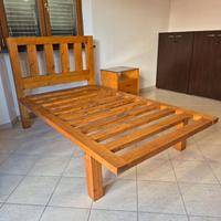 Letto in legno da 1 piazza e mezzo + Comodino