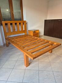 Letto in legno da 1 piazza e mezzo + Comodino