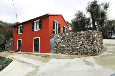 VILLA SINGOLA A LEIVI