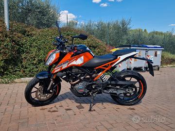 KTM Duke 125