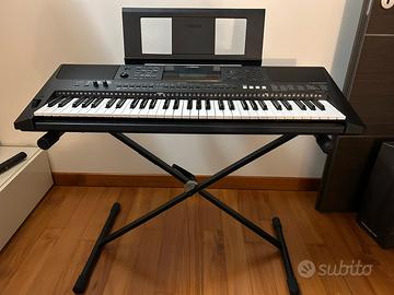 Tastiera Yamaha PSR-E453