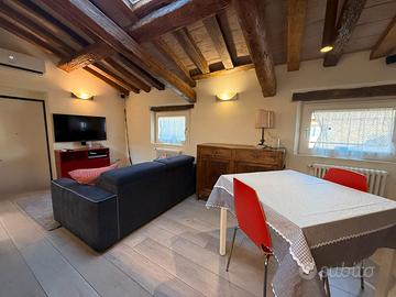 Stupendo all'ultimo piano con ascensore