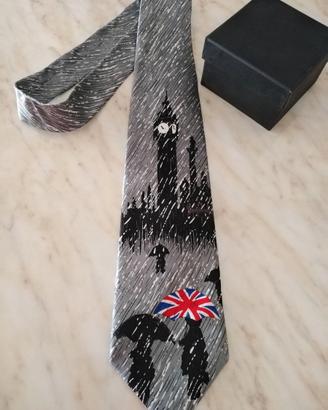 Cravatta in pura seta nuova