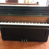 Pianoforte verticale yamaha