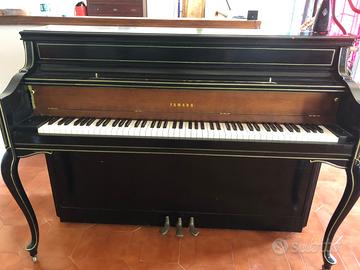 Pianoforte verticale yamaha