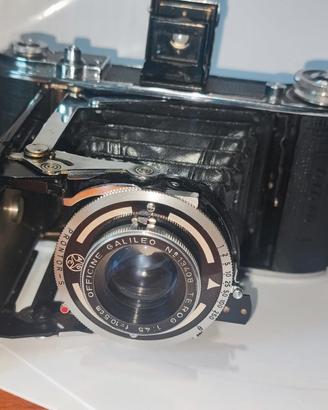 macchina fotografica vintage Ferrania Falco S
