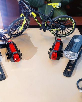 4 fari MTB BMX 2 anteriori + 2 posteriori