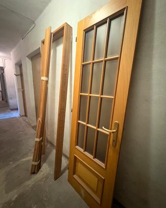 Porte in legno da interno comprese di telaio