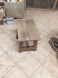 piccolo tavolino spagnolo 