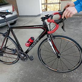 Bici da corsa  Scott accessoriata