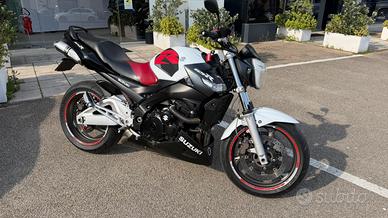 Suzuki GSR 600