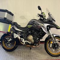 QJ MOTOR SRT 700 X