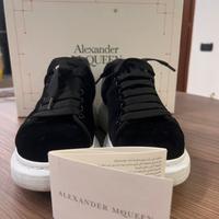 Scarpe sneaker in velluto nero