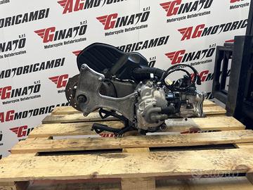 BLOCCO MOTORE COMPLETO PIAGGIO VESPA 250 GTS GT 20