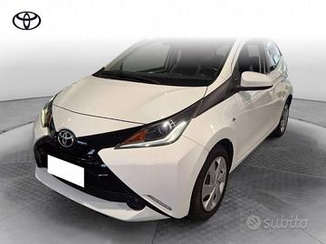 Toyota Aygo 1.0 x-play 5p my15