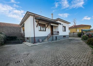 Villa di 215 m² con 3 locali e box auto a Legnano