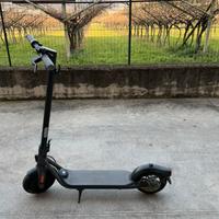 Ninebot Monopattino
