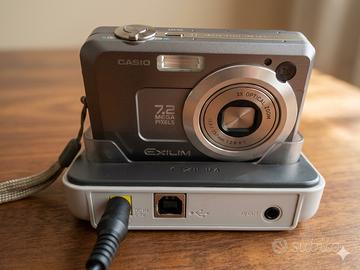 Casio Exilim EX-Z750 + Docking Station