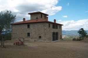 Rustico / Casale di 400 m² con più di 5 locali e b