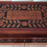 Portagioie in legno intarsiato