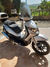Piaggio Beverly 125