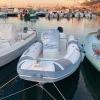 Gommone completo carrello e motore
