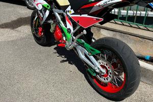 Aprilia sxv 550