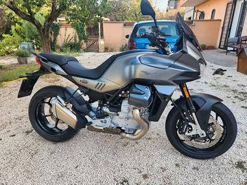 Moto Guzzi V100 Mandello E5+