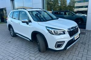 Subaru Forester 2.0 e-Boxer CVT Lineartronic FREE