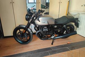 Moto Guzzi V7 850 Stone - anno 2024 - Unico propri