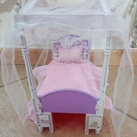 Letto A Baldacchino Di Barbie 