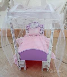 Letto A Baldacchino Di Barbie 