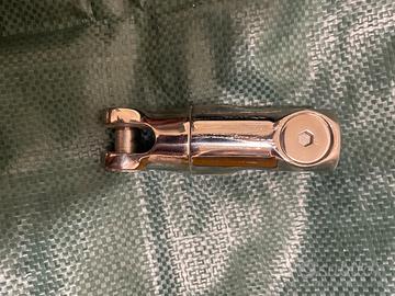 Attacco girevole inox per ancora