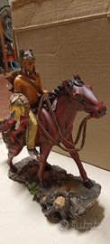 Statua a cavallo di capo indiano