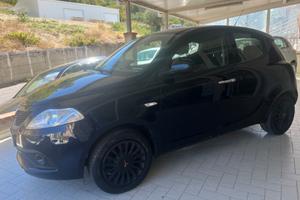 Lancia Ypsilon 1.2 69 CV 5 porte GPL Ecochic Plati