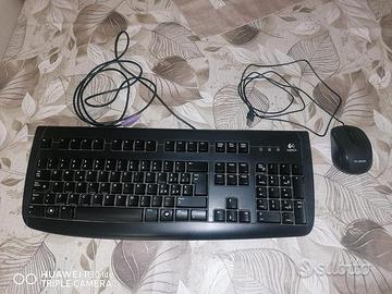 Clima, stampante,tavolo, monitor, tastiera,mouse