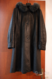 Giacca/Mantella in vera pelle con collo in pellicc