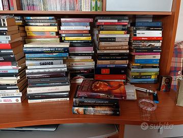 Centinaia di Libri e Fumetti