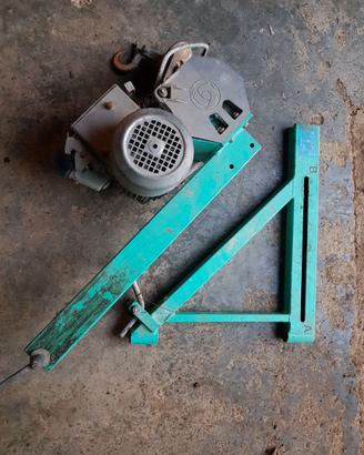 MONTACARICHI ELEVATORE IMER TR225