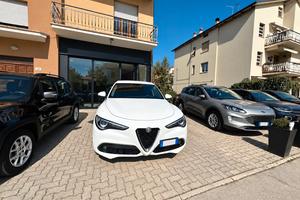Alfa Romeo Stelvio 2.2 Turbodiesel 210 CV AT8 Q4 E
