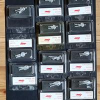 11 conf. di FIGURE IN METALLO scala 1:43