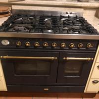 Cucina a gas con forno elettrico