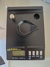 Bilancino tascabile di precisione KERN.