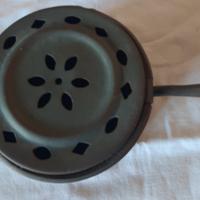 Vecchio scaldino in rame vintage. 